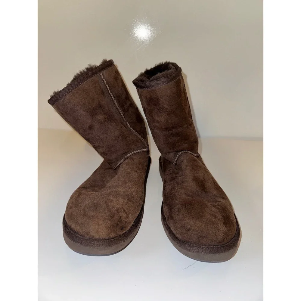 UGG Australia Classic Short Sheepskin Boots Chocolate Brown Womens 9 Suede